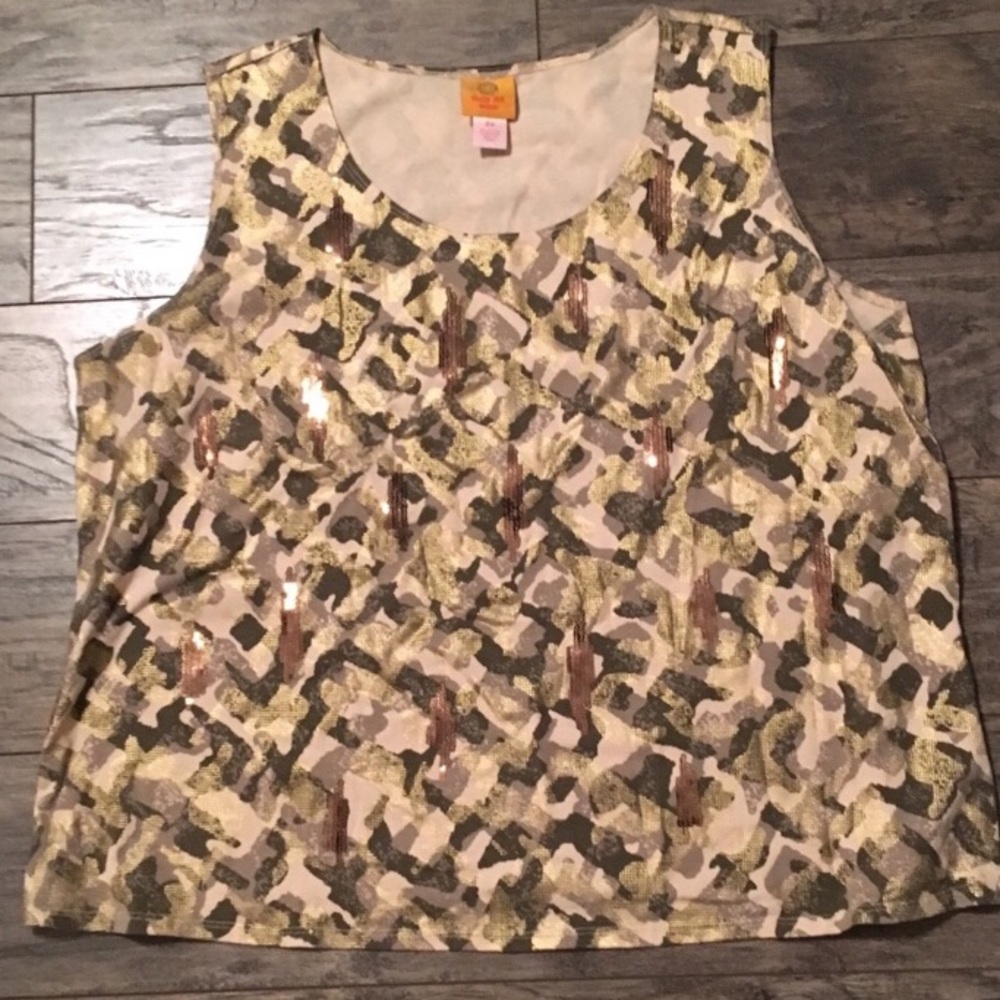 Ruby Rd. vintage camo w/slight gold metallic tank!